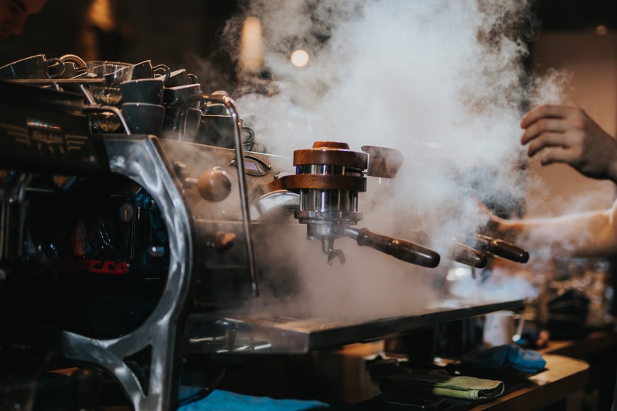 You are currently viewing 3 Alasan Mengapa Memiliki Traditional Espresso Machine adalah Hal yang Menguntungkan