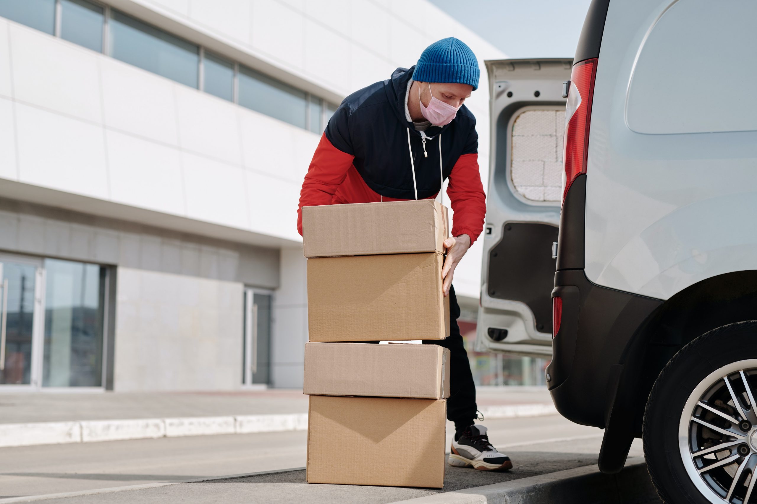Read more about the article Logistik E-Commerce: Pengertian, Cara Kerja, dan Fungsinya